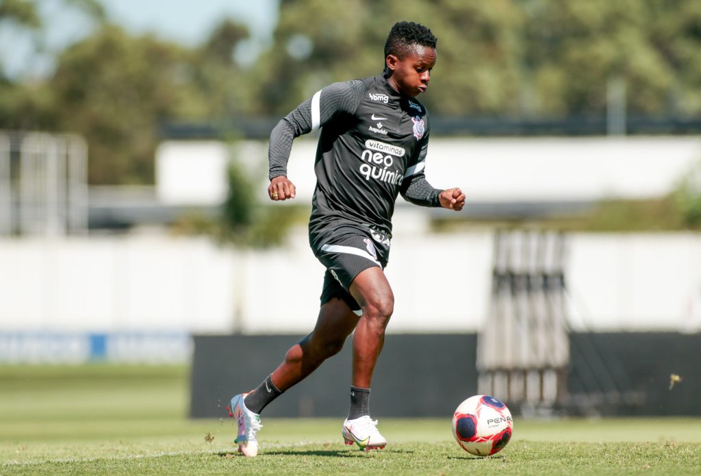 Cazares e ex-zagueiro do Corinthians podem reforçar equipe carioca. (Foto: Rodrigo Coca/Ag. Corinthians)