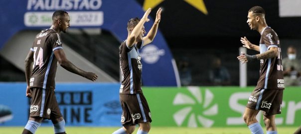 Lucas Piton comemora o primeiro gol como profissional, o segundo do Corinthians sobre o Santos. Foto Rodrigo Coca AgCorinthians