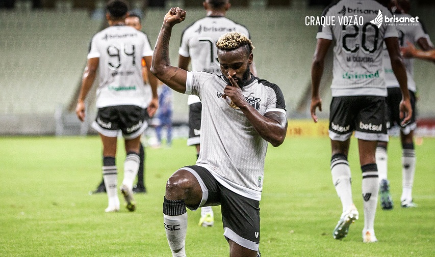 Mendoza comemora seu primeiro gol com a camisa do Ceará diante do CSA. Foto Felipe Santos/Ceará/ Twitter 