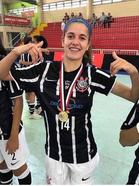 Jheniffer tem passagem pelo futsal do Corinthians. Foto Reprodução Instagram
