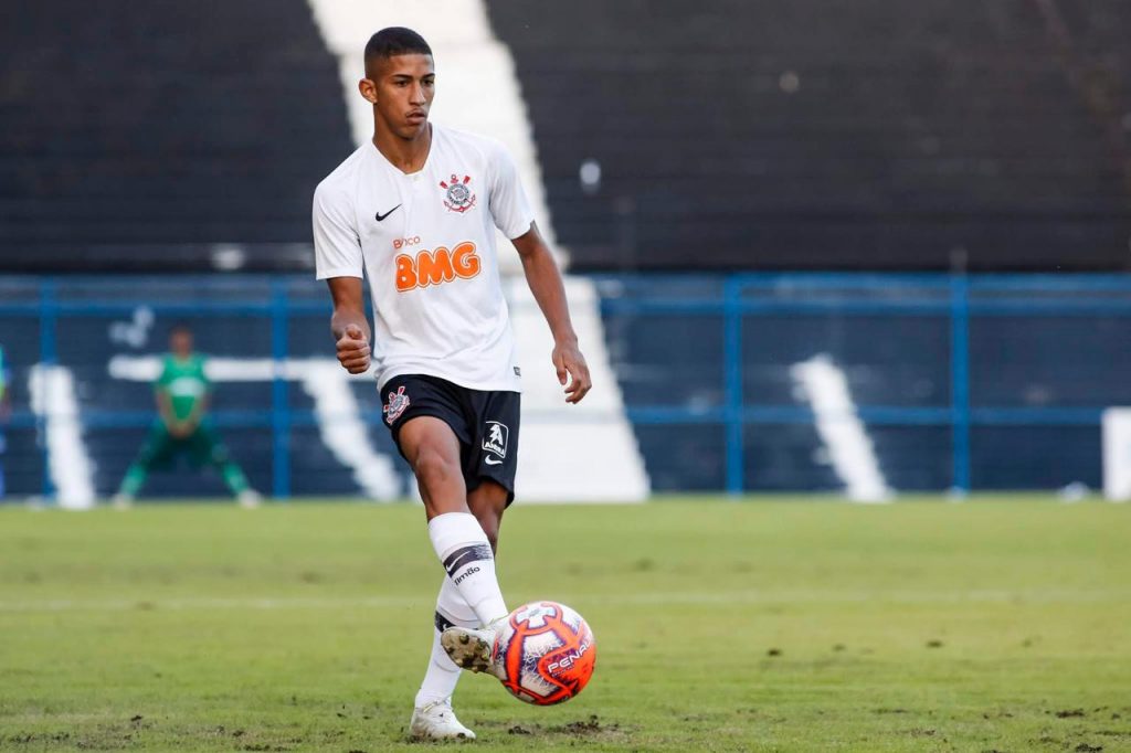 Jovem lateral-direito da base do Corinthians interessa ao Náutico. (Foto: Rodrigo Gazzanel/Ag. Corinthians)