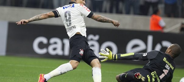 Romero faz publicação enigmática assistindo jogo do Corinthians