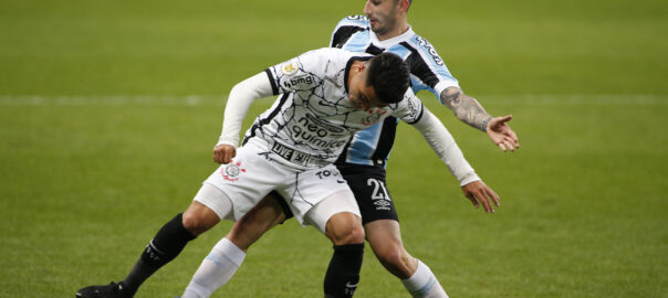 Em jogo difícil em Porto Alegre, Timão vence Grêmio e respira no