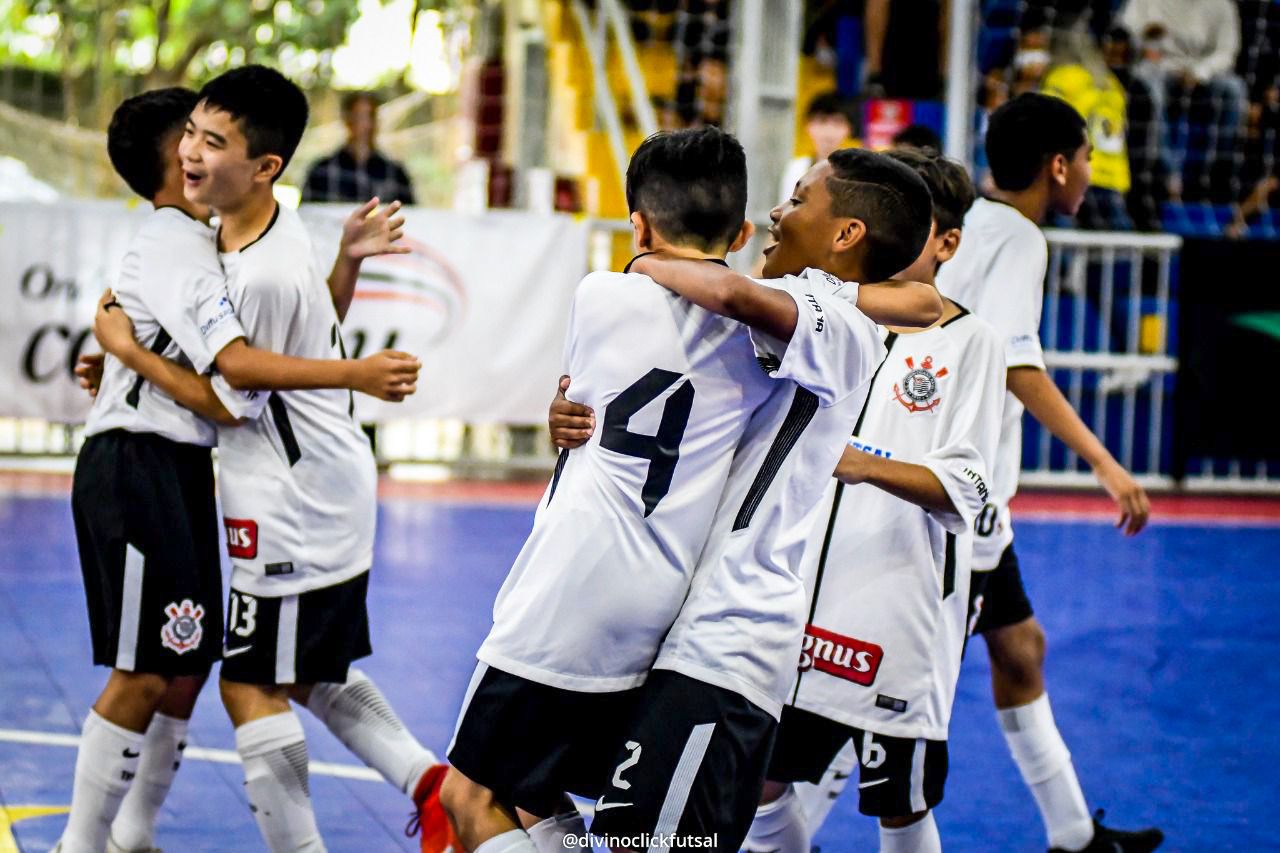 Corinthians Futsal Sub-14 garante vaga na semifinal do Campeonato