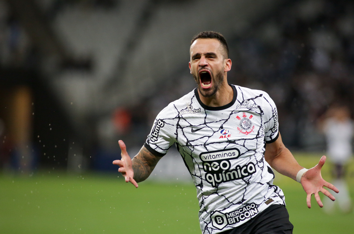 Melhor em campo, Renato Augusto elogia atuação do Corinthians