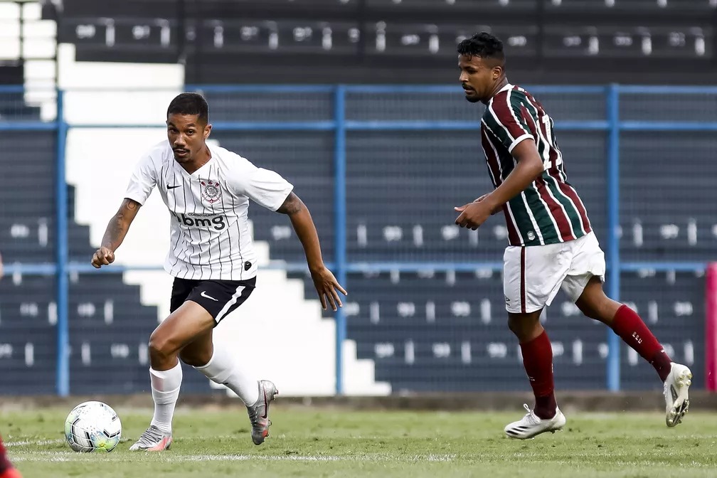 Na Seleção, Wesley Moraes brinca sobre ter pernas de tamanhos