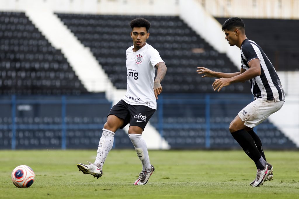 Filho de terrão e operário em campo: Du Queiroz é símbolo do Timão