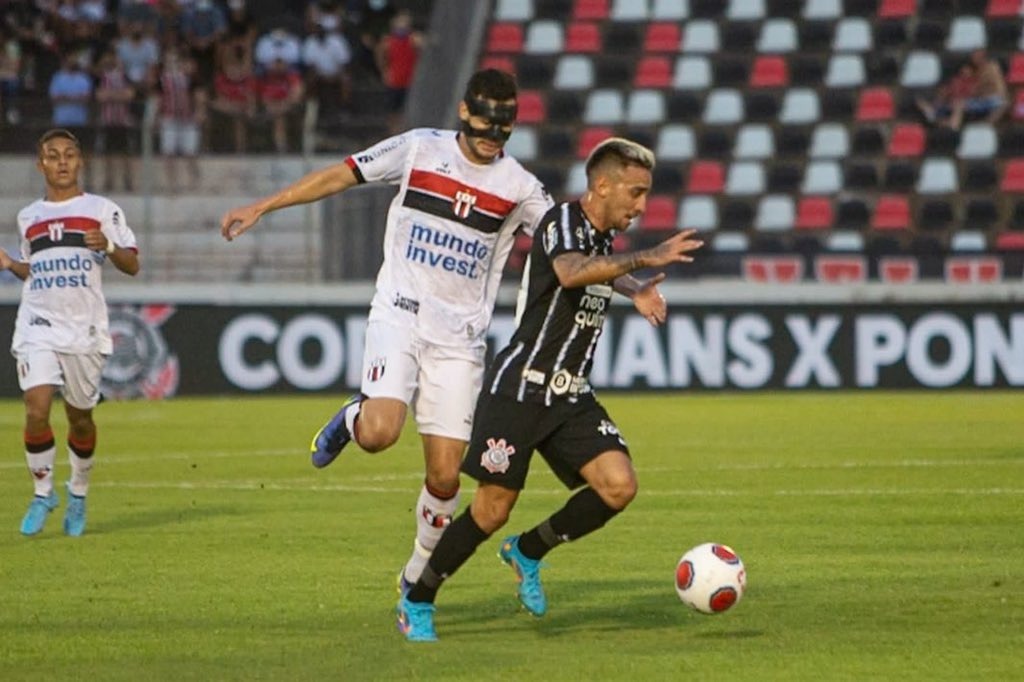 Botafogo-SP renova contrato de três jogadores para 2024, botafogo-sp