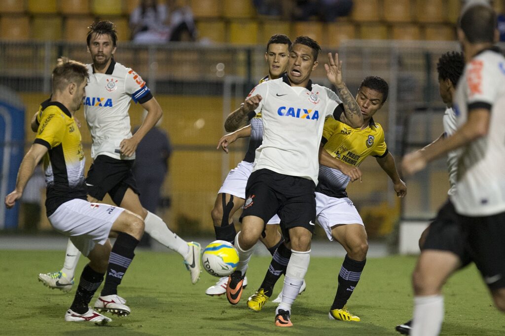 Poupado, Emerson Sheik assiste a clássico entre Corinthians e Palmeiras com  os filhos e o sócio - Esporte - Extra Online