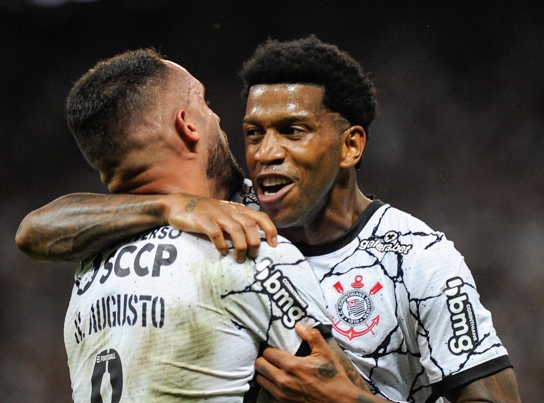 Cássio chega a 21 pênaltis defendidos pelo Corinthians e se aproxima de  Ronaldo Giovanelli