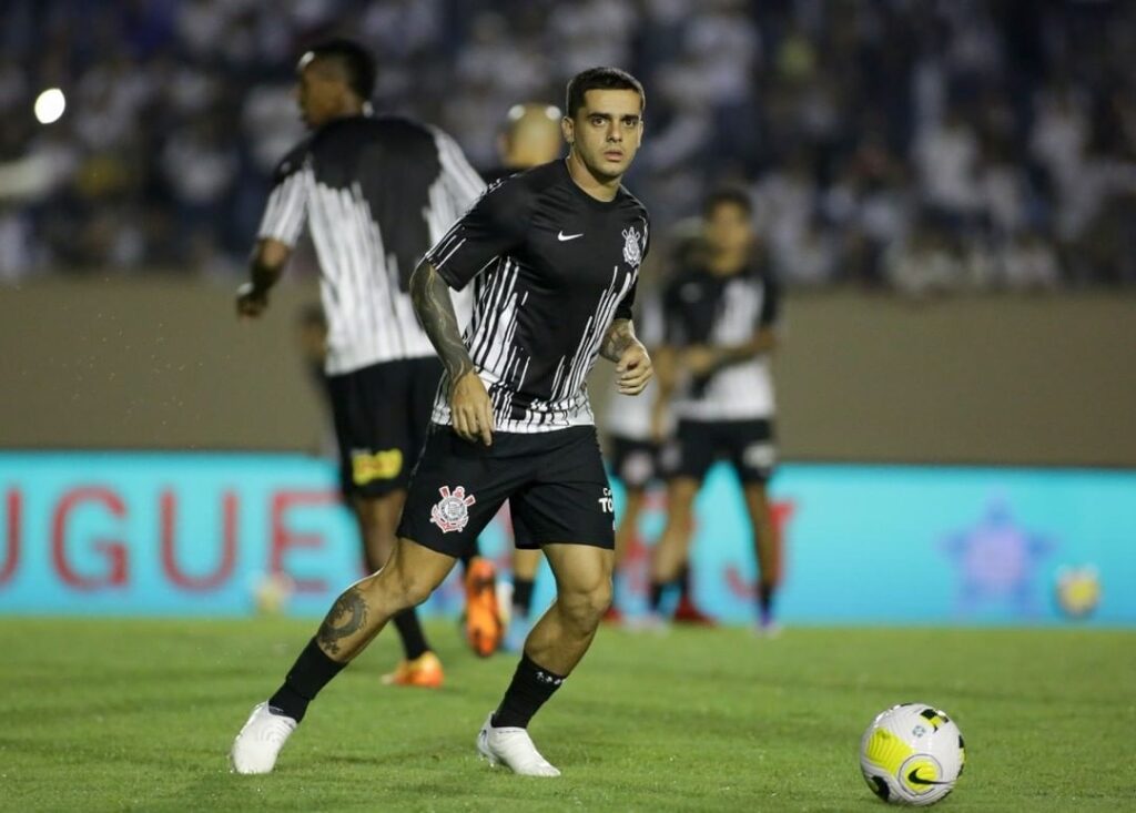 Mosquito marca no último minuto e Corinthians arranca empate com