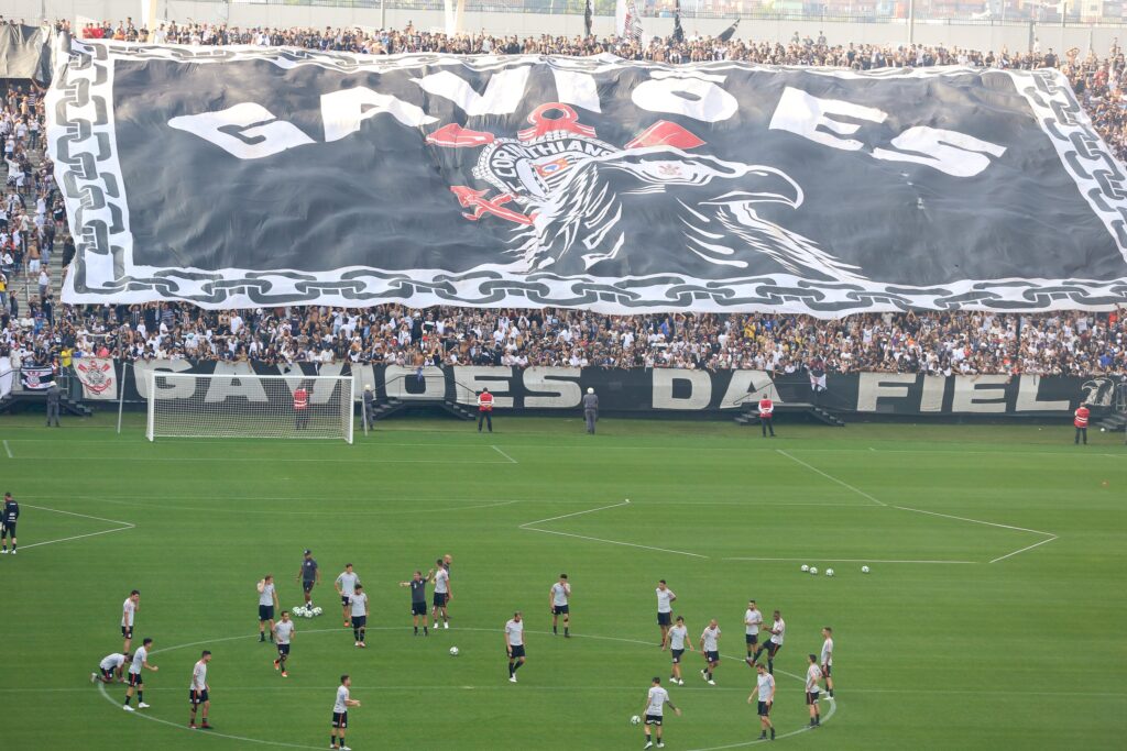 Torcida Gaviões da Fiel planeja homenagem e pede que Corinthians adie jogo