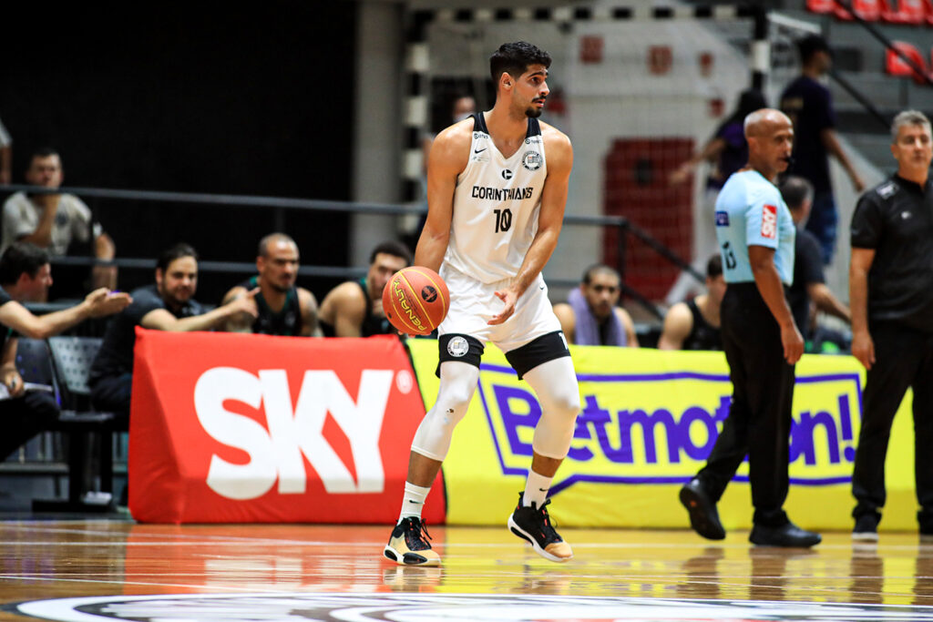 Liga Nacional de Basquete teve lançamento no Corinthians. Pinheiros estreia  dia 21, em Brasília - Esporte Clube Pinheiros