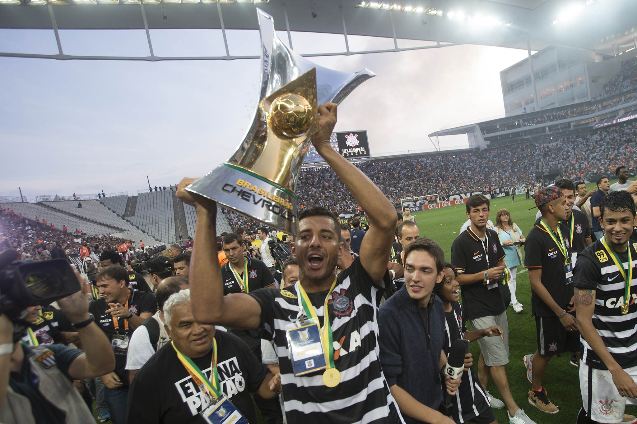 Ex-Corinthians, goleiro pode ser campeão da Champions League