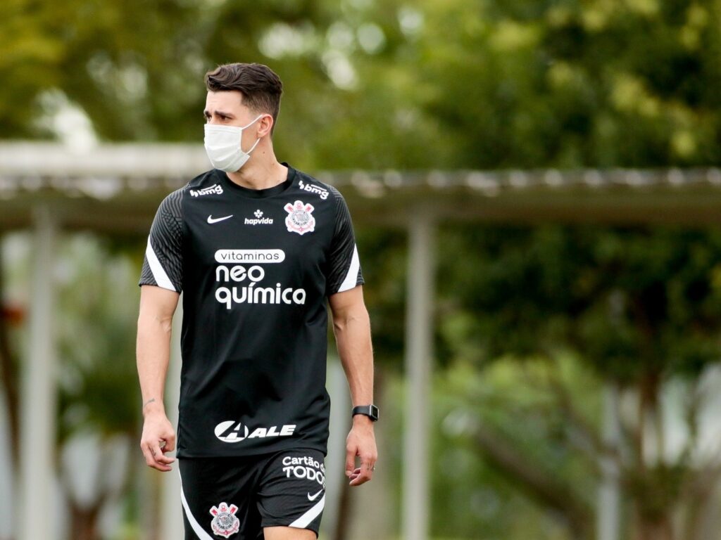 Danilo Avelar em treino no Corinthians. Foto: Rodrigo Coca / Agência Corinthians