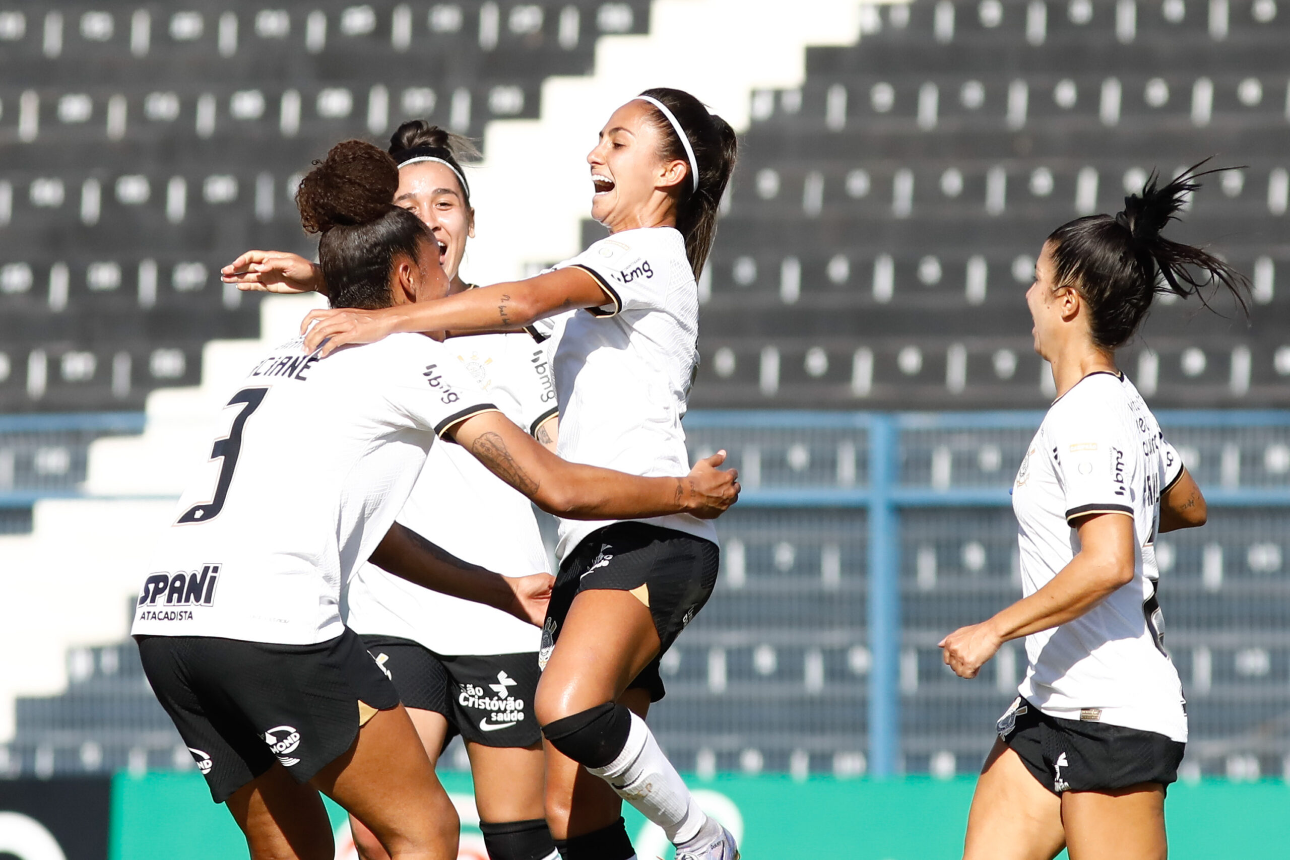 Diany (#8 Corinthians) during the Campeonato Paulista Feminino football  match between Sao Jose EC and