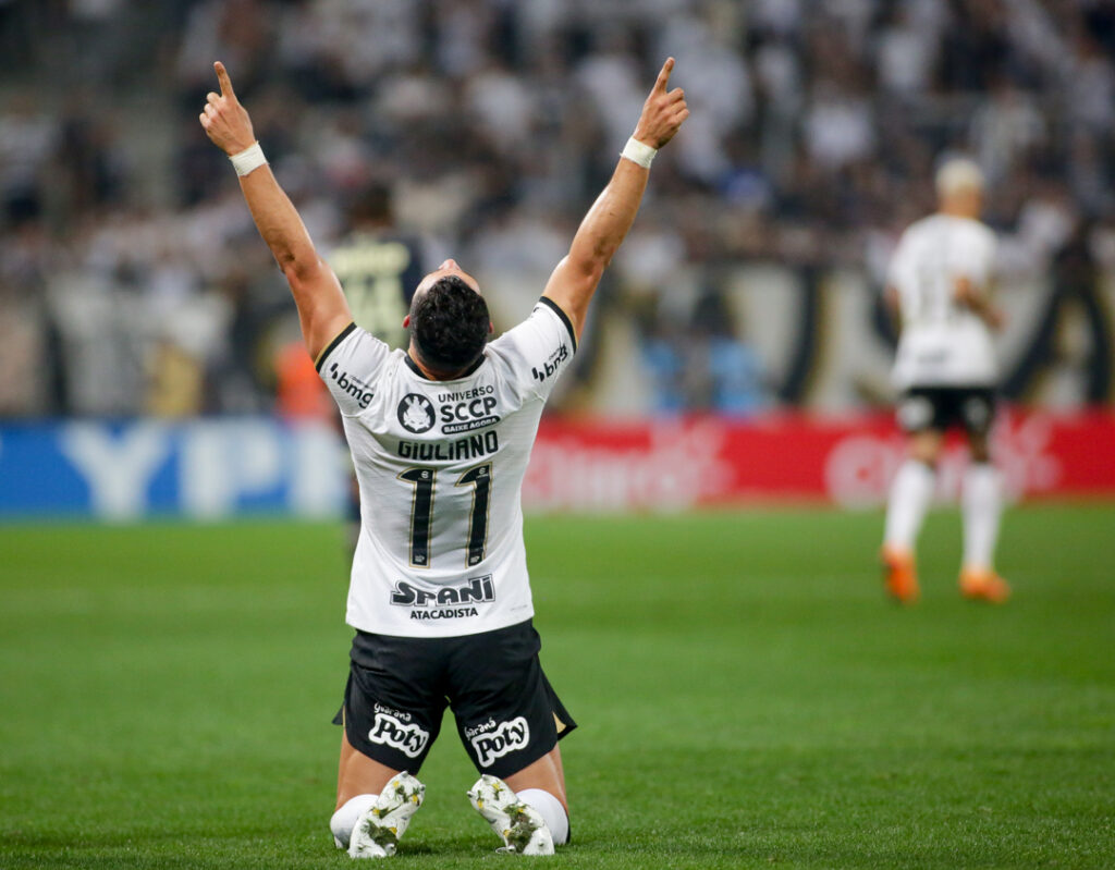 Importante na Copa do Brasil, Giuliano foi o jogador do