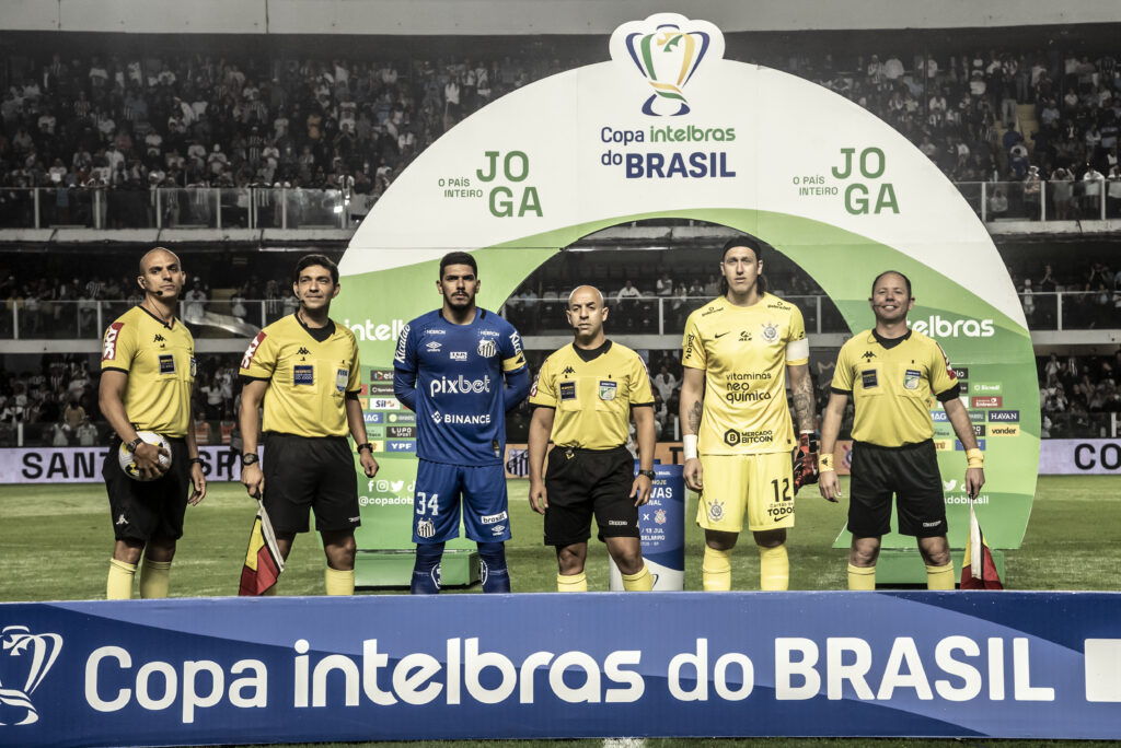 Quem vai apitar o jogo do Brasil nas quartas de final da Copa?