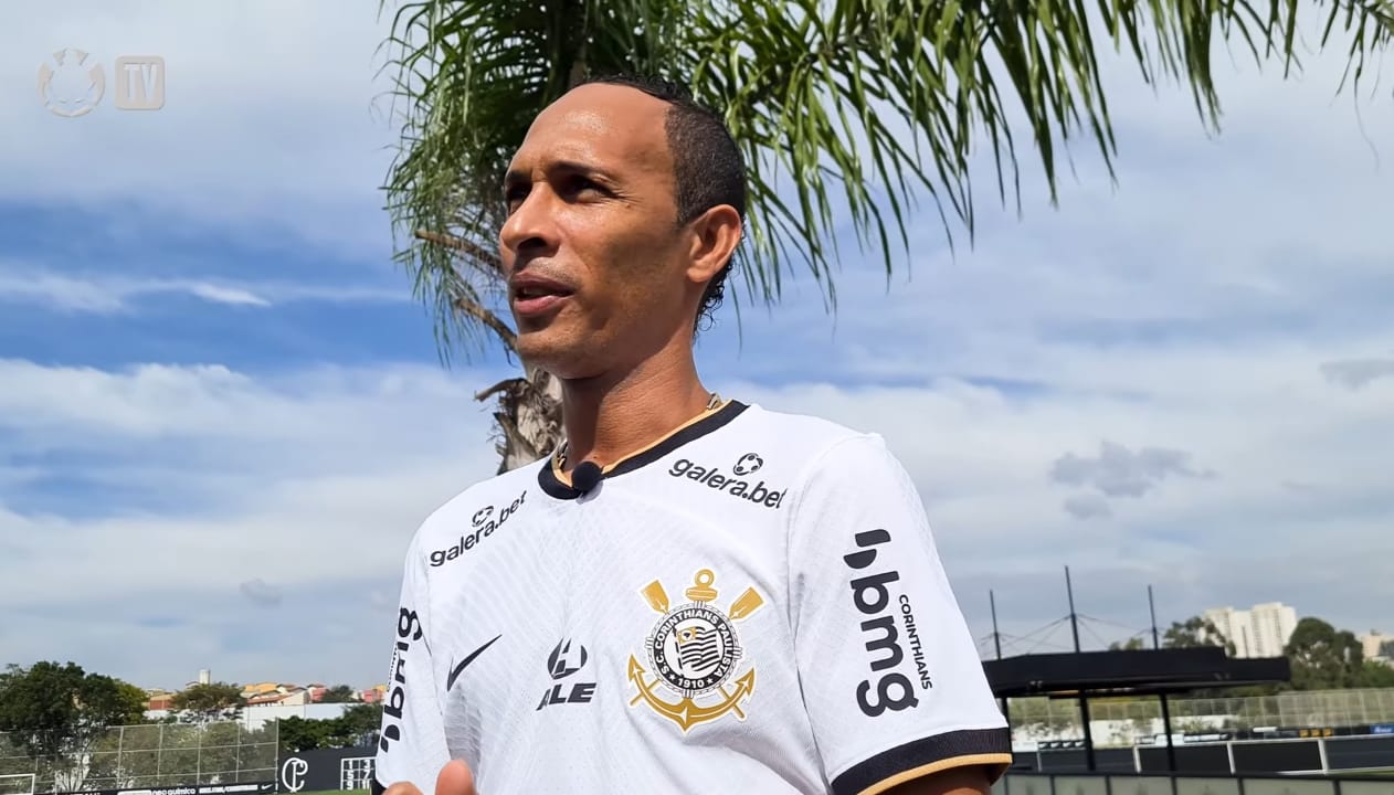 Campeão Com Vítor Pereira, Liedson Elogia Treinador E Cita Momento Mais ...