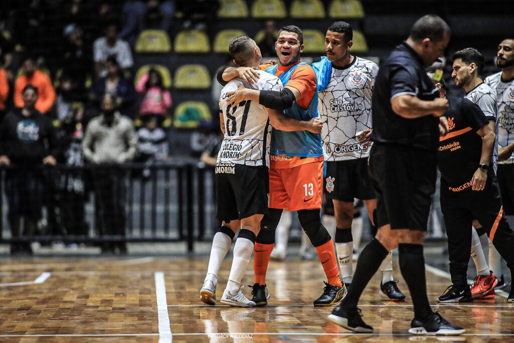 Corinthians inicia venda de ingressos para final do Campeonato Paulista de  Futsal contra o Magnus