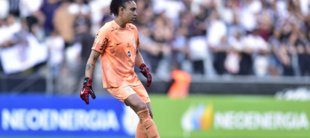 Goleira do Corinthians, Lelê enaltece Fiel em Derby pelo Brasileirão Feminino: "Sensação única"