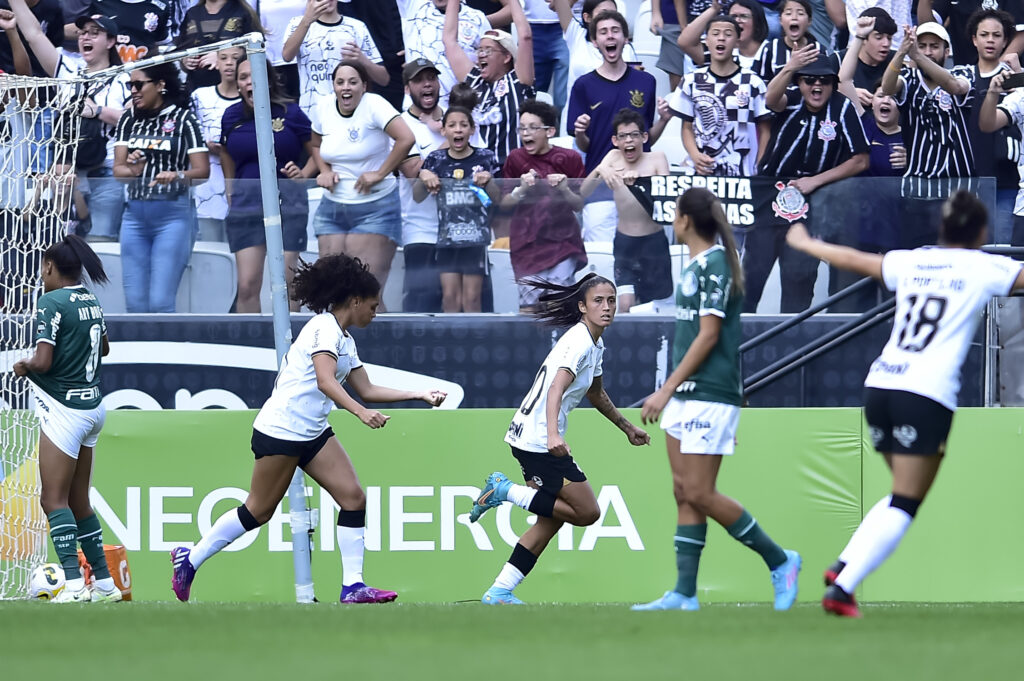 Mais uma final! Andressinha celebra classificação do Palmeiras