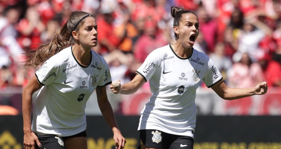 Diany (#8 Corinthians) during the Campeonato Paulista Feminino football  match between Sao Jose EC and