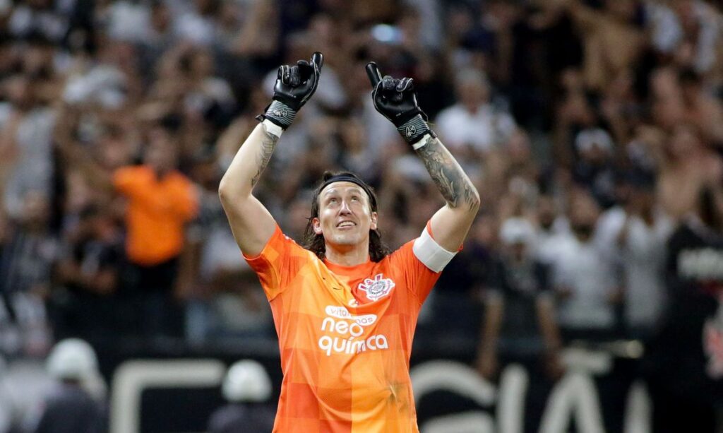 Cássio comenta sobre idolatria no clube e se declara: "O Corinthians é diferente"