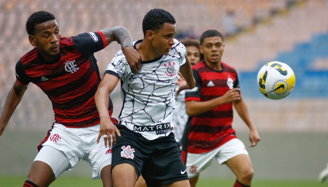 Corinthians decide vaga na final do Brasileirão Sub-20 contra o Flamengo no Rio de Janeiro
