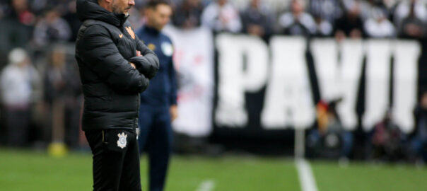 Vítor Pereira assume erro em preparação do Corinthians para jogo contra o Inter: "Minha responsabilidade"