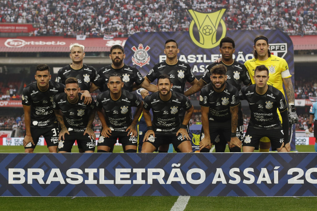 FUTEBOL: Brasileirão pode ter 4 líderes hoje