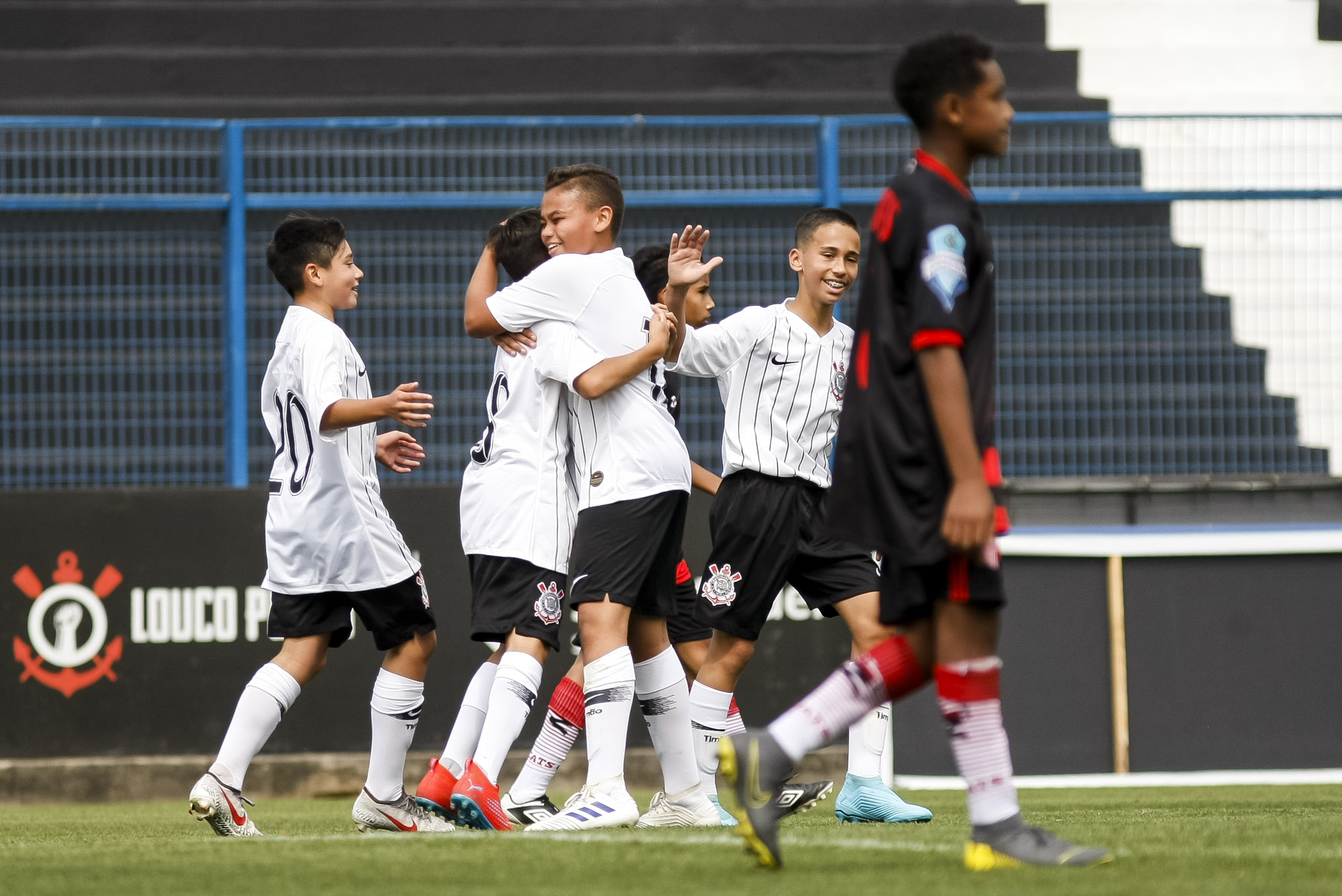 Categoria pré-mirim do Corinthians supera o Guarulhos pela 9ª