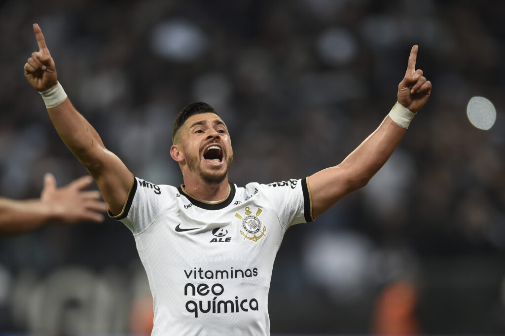 Giuliano busca marca que um jogador do Corinthians não conquista na Copa do  Brasil há 20 anos