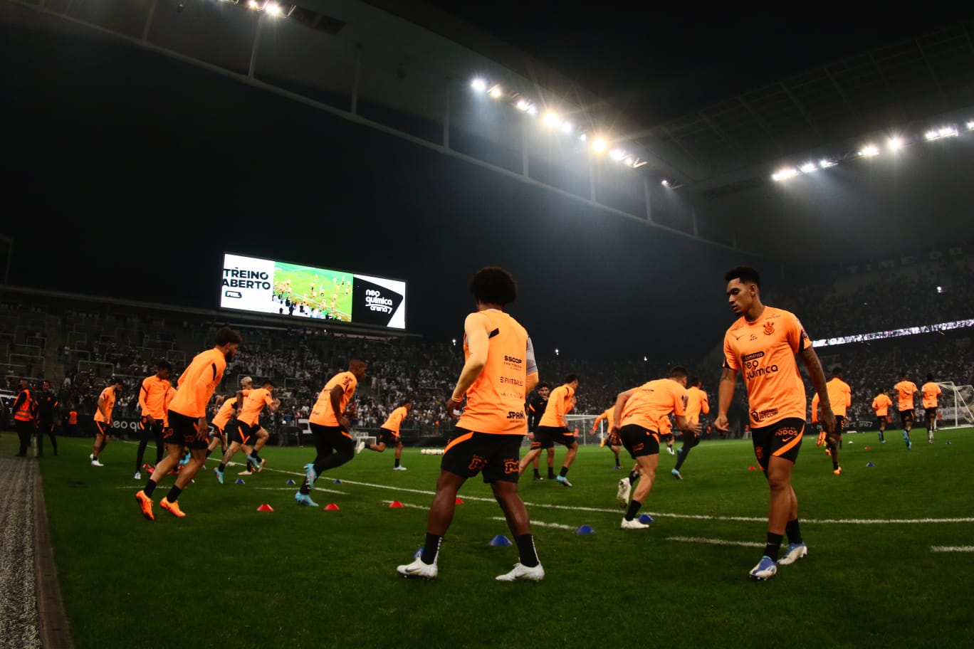 Neo Química Arena recebe torcida em treino aberto para a semifinal da Copa  do Brasil