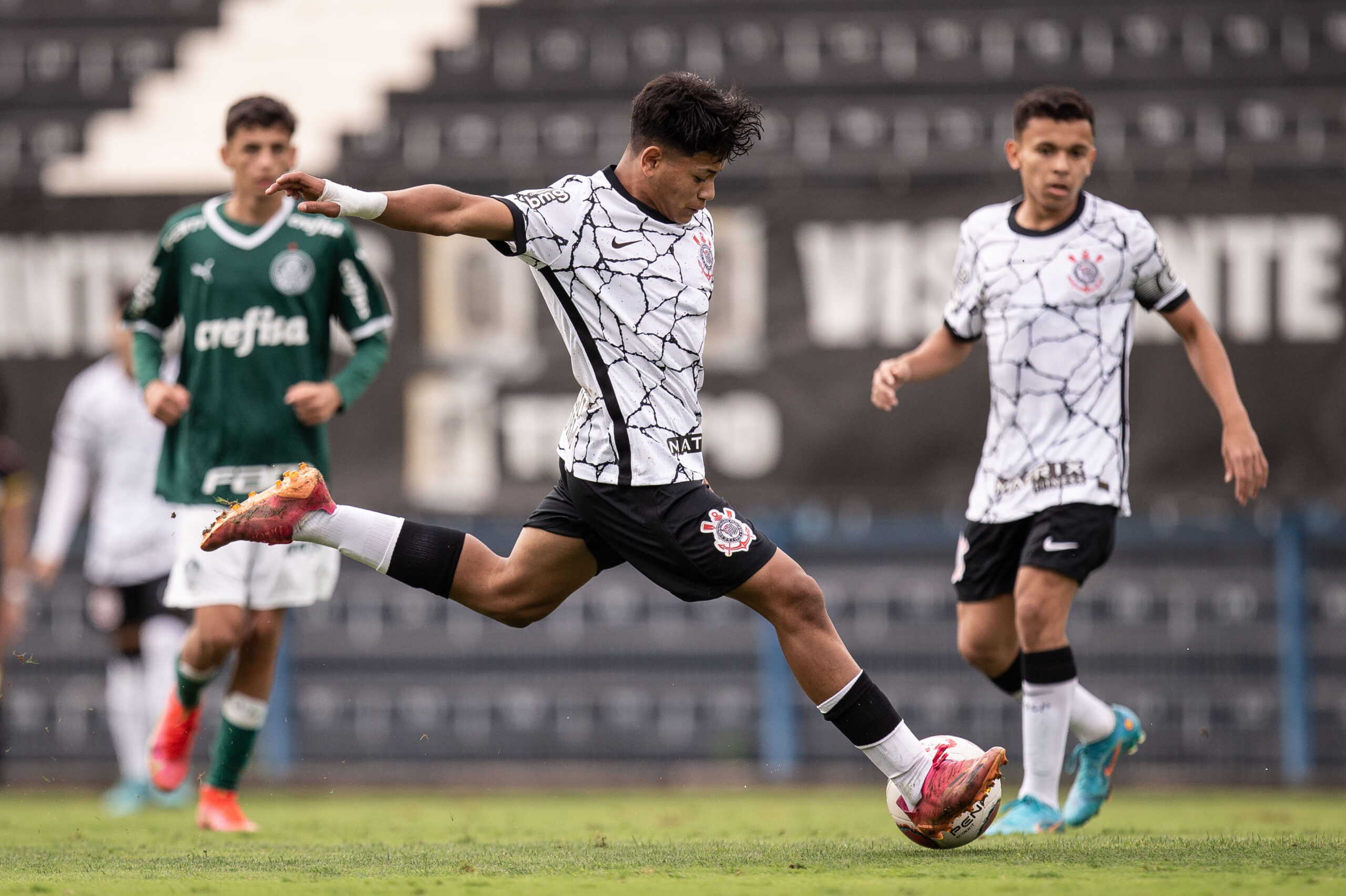 Sub-15 do basquete bate Corinthians e é campeão invicto do Campeonato  Paulista – Palmeiras