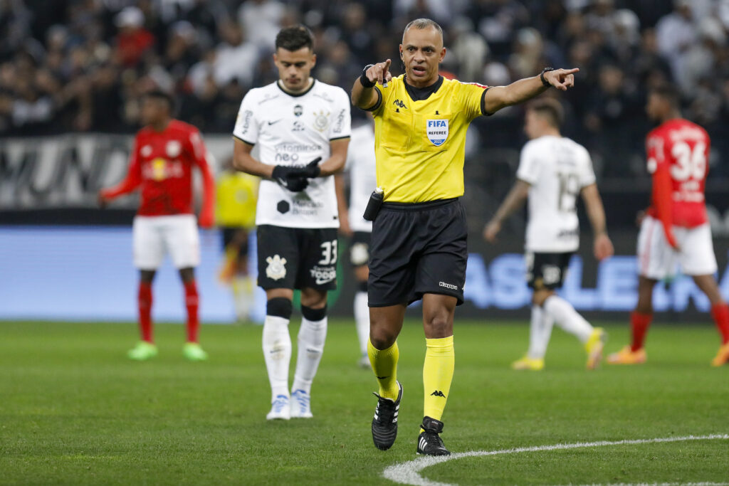 CBF escala Raphael Claus para apitar São Paulo x Corinthians na semifinal  da Copa do Brasil, copa do brasil