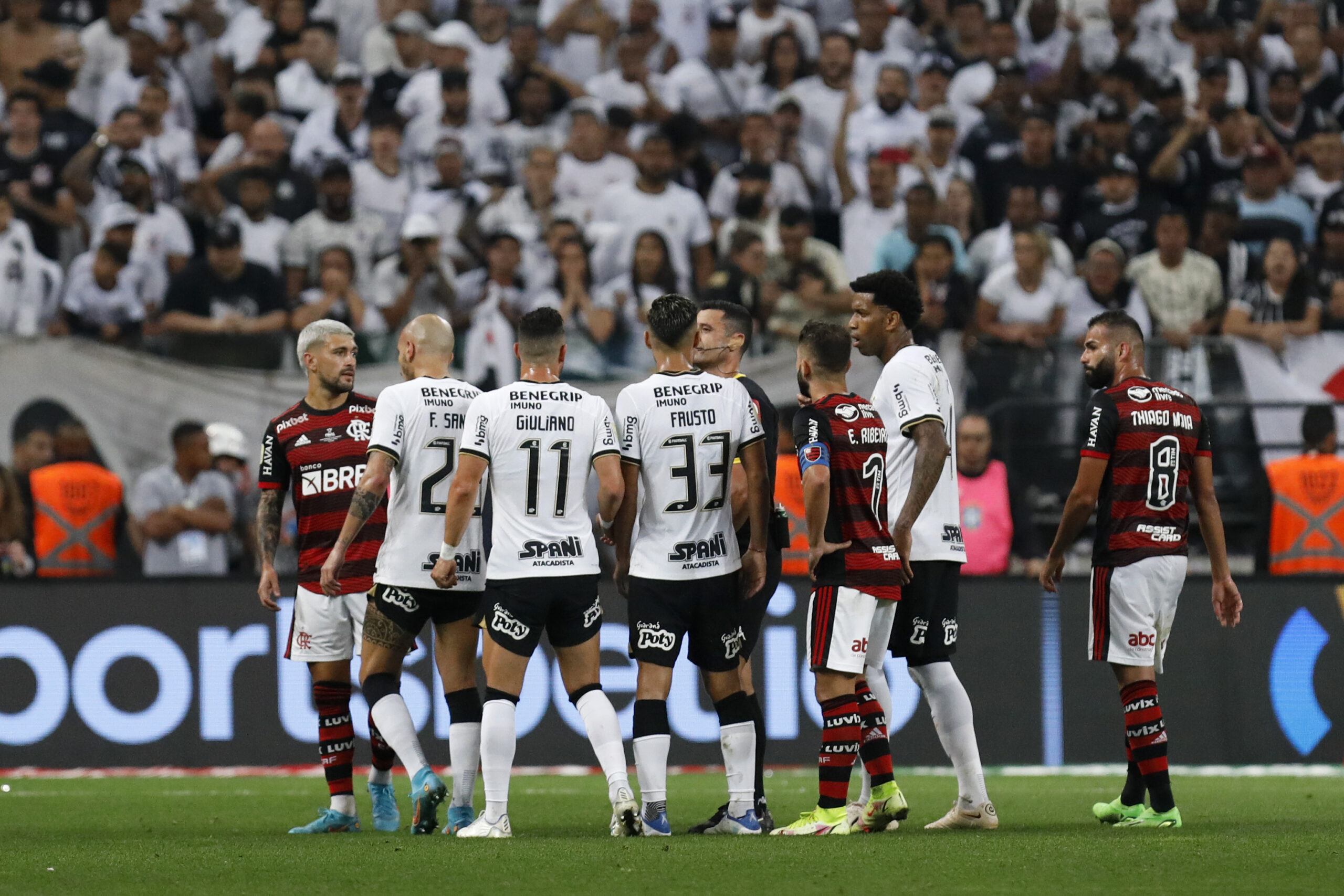 CBF responde ofício do Corinthians e admite equívoco em lance polêmico