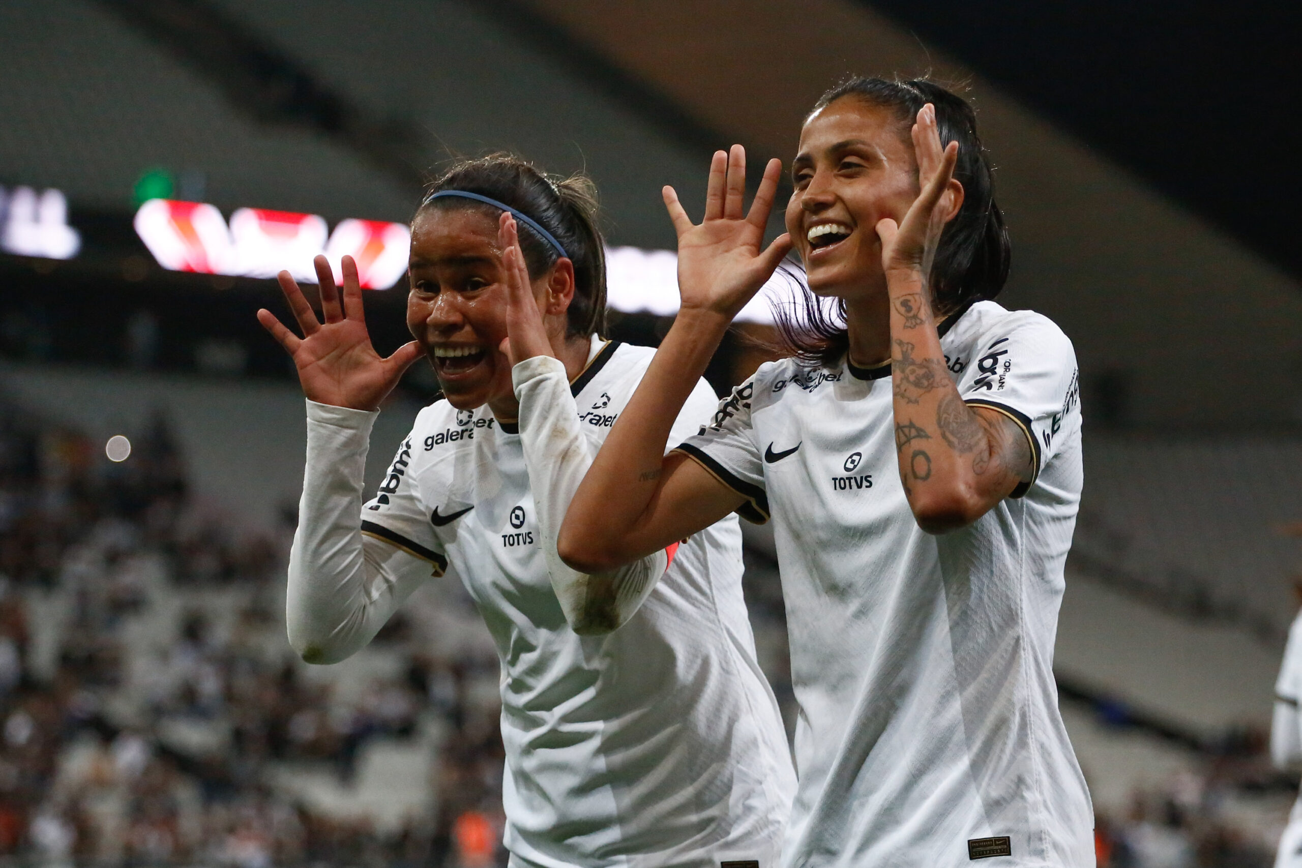 Corinthians recebe o Santos na Neo Química Arena para se manter vivo no Paulista  Feminino