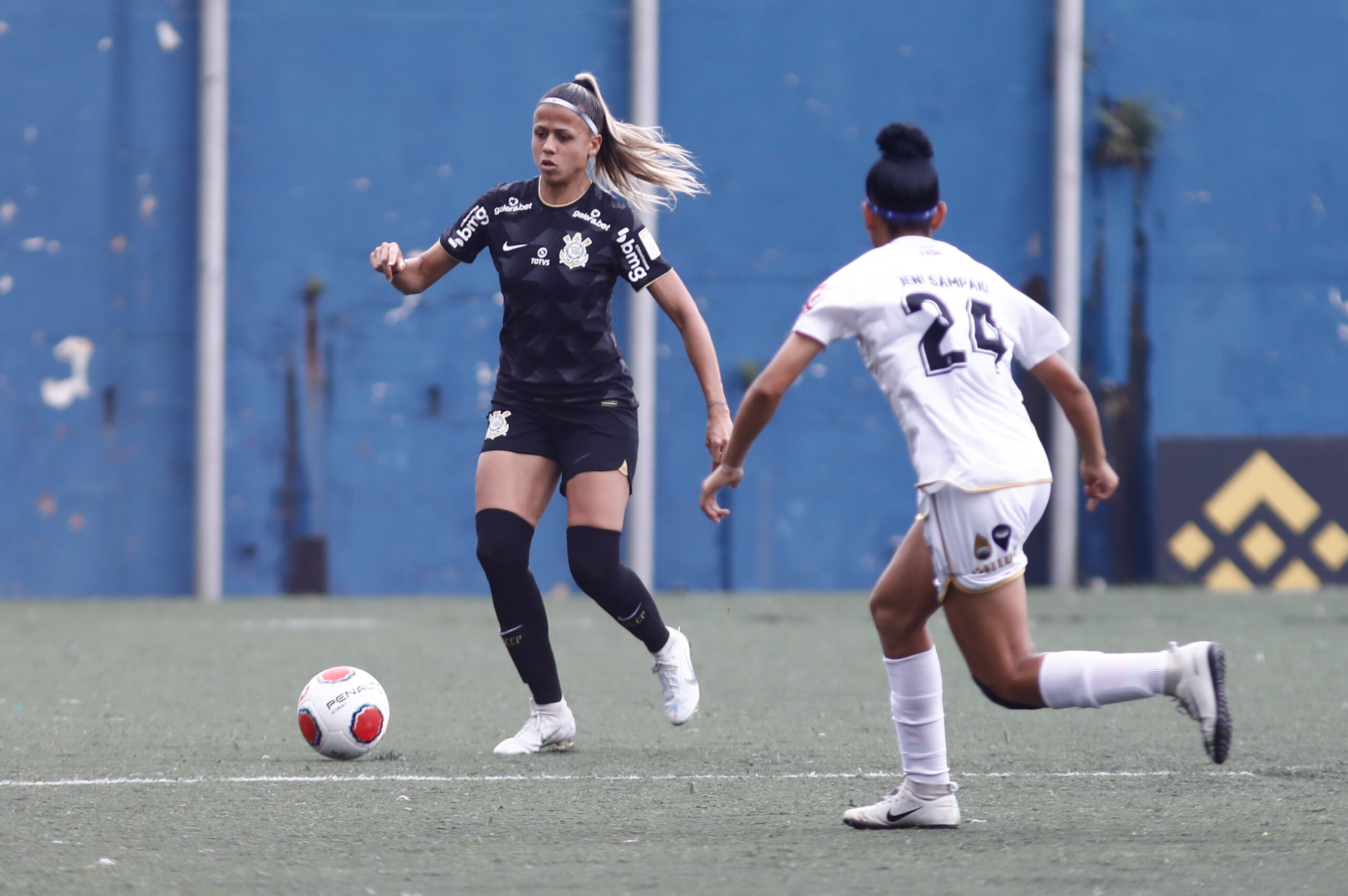 Jaqueline celebra goleada na estreia da Copa Paulista Feminina