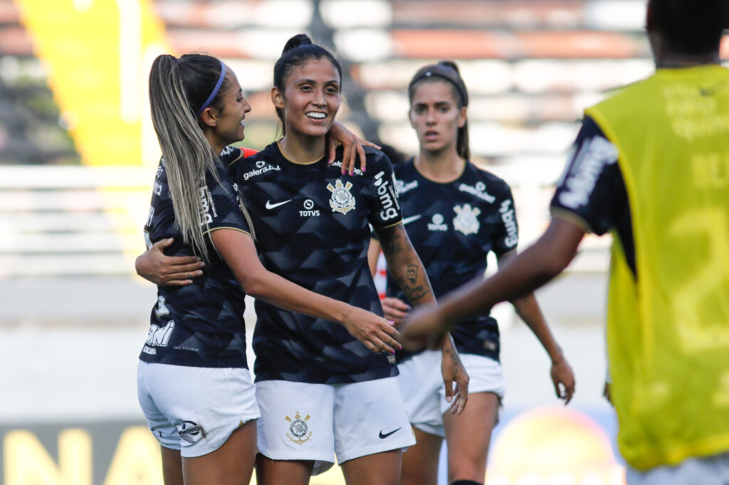 Corinthians vence o Red Bull Bragantino e garante vantagem em final da Copa  Paulista feminina