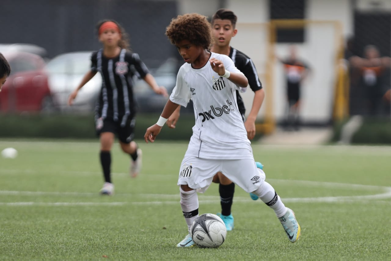 Fora de casa, Santos FC elimina Corinthians nos pênaltis em jogo único pela  semifinal da Paulista Cup Sub-14 - Santos Futebol Clube