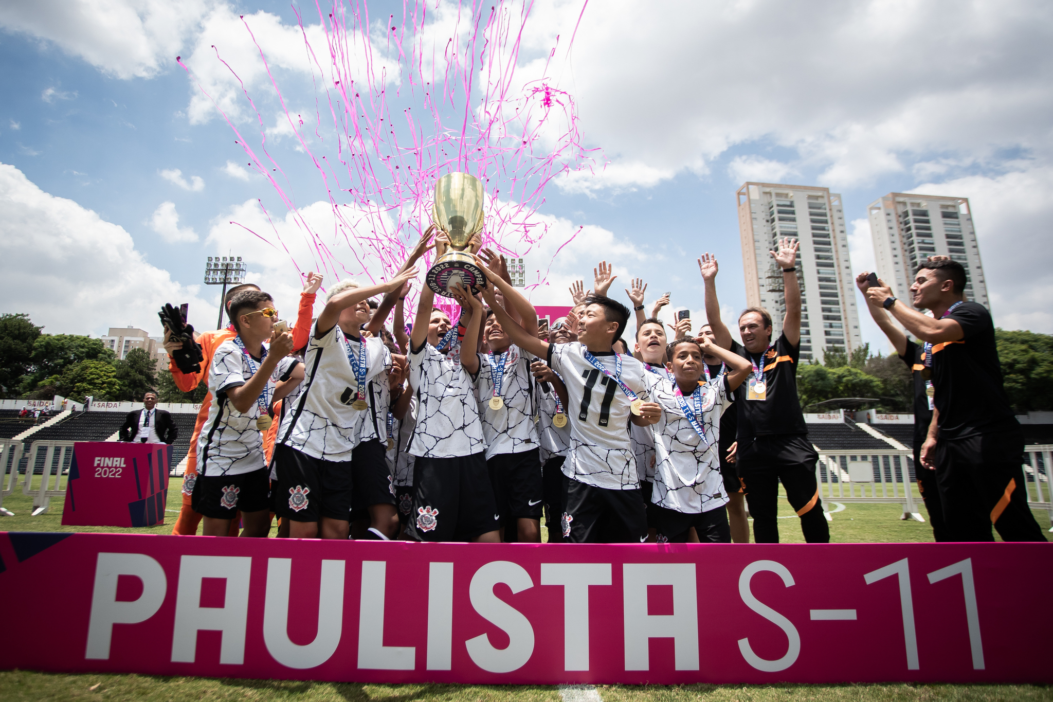 Corinthians vence o São Paulo e conquista quarto título do