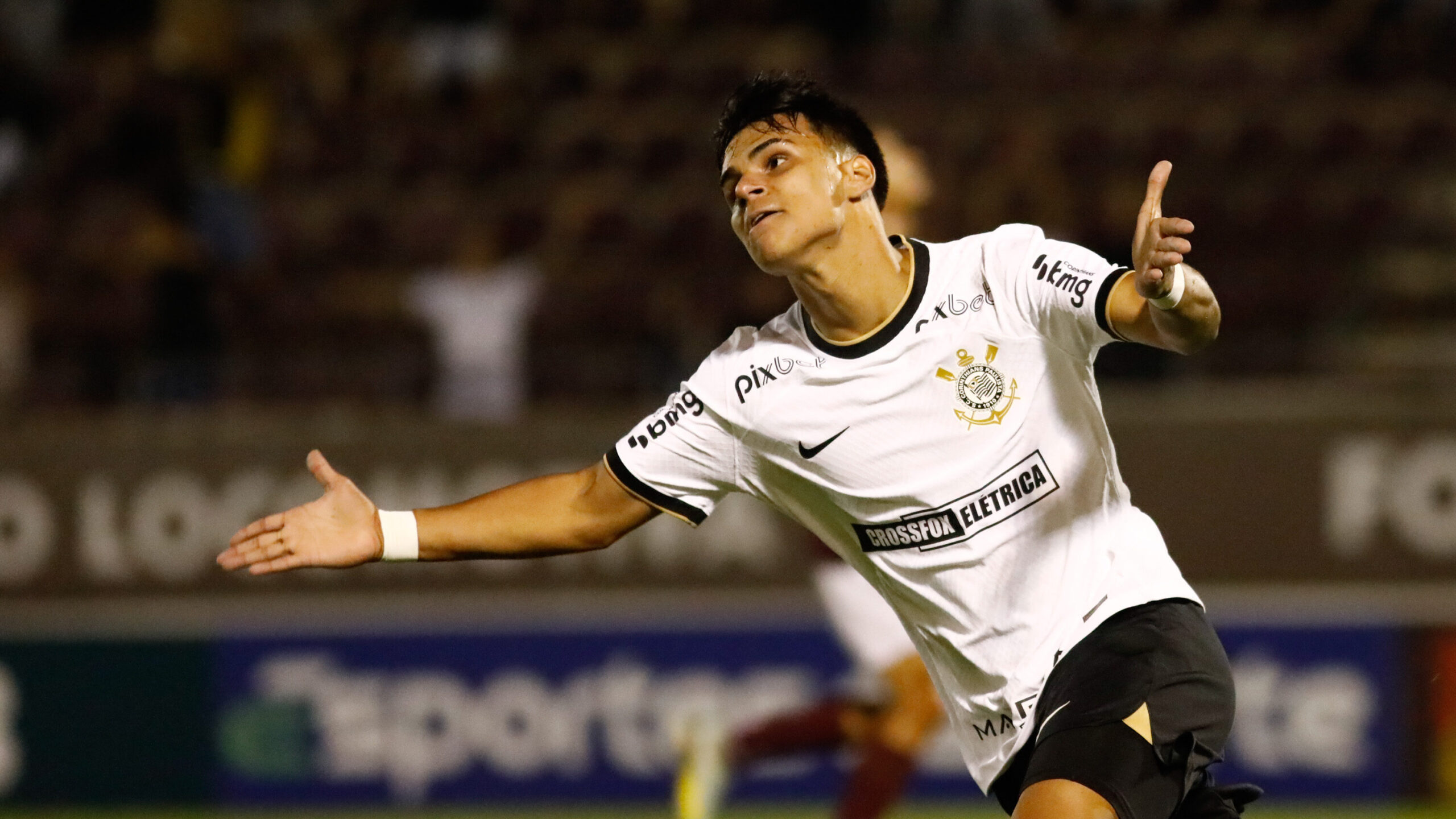 Acesso Total! Série exibe preleção, intervalo e festa do Corinthians em  clássico: Era pra ter feito seis, corinthians