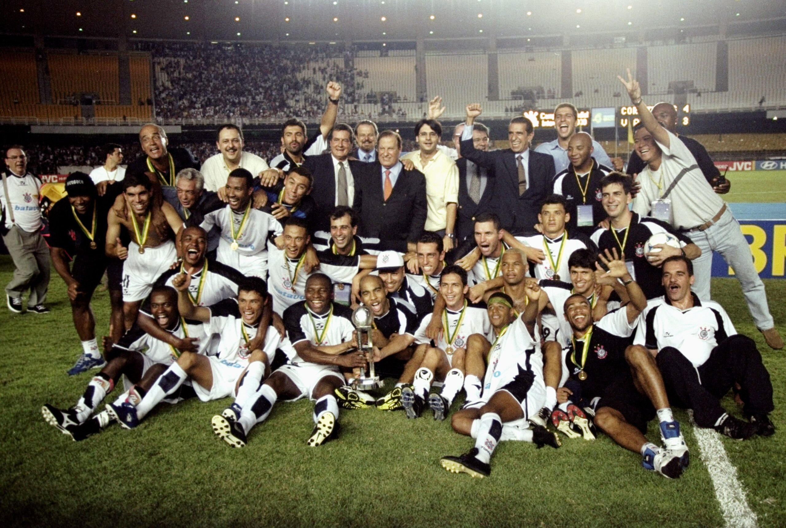 Corinthians Campeão Mundial FIFA 2000, Troféu do Campeonato…