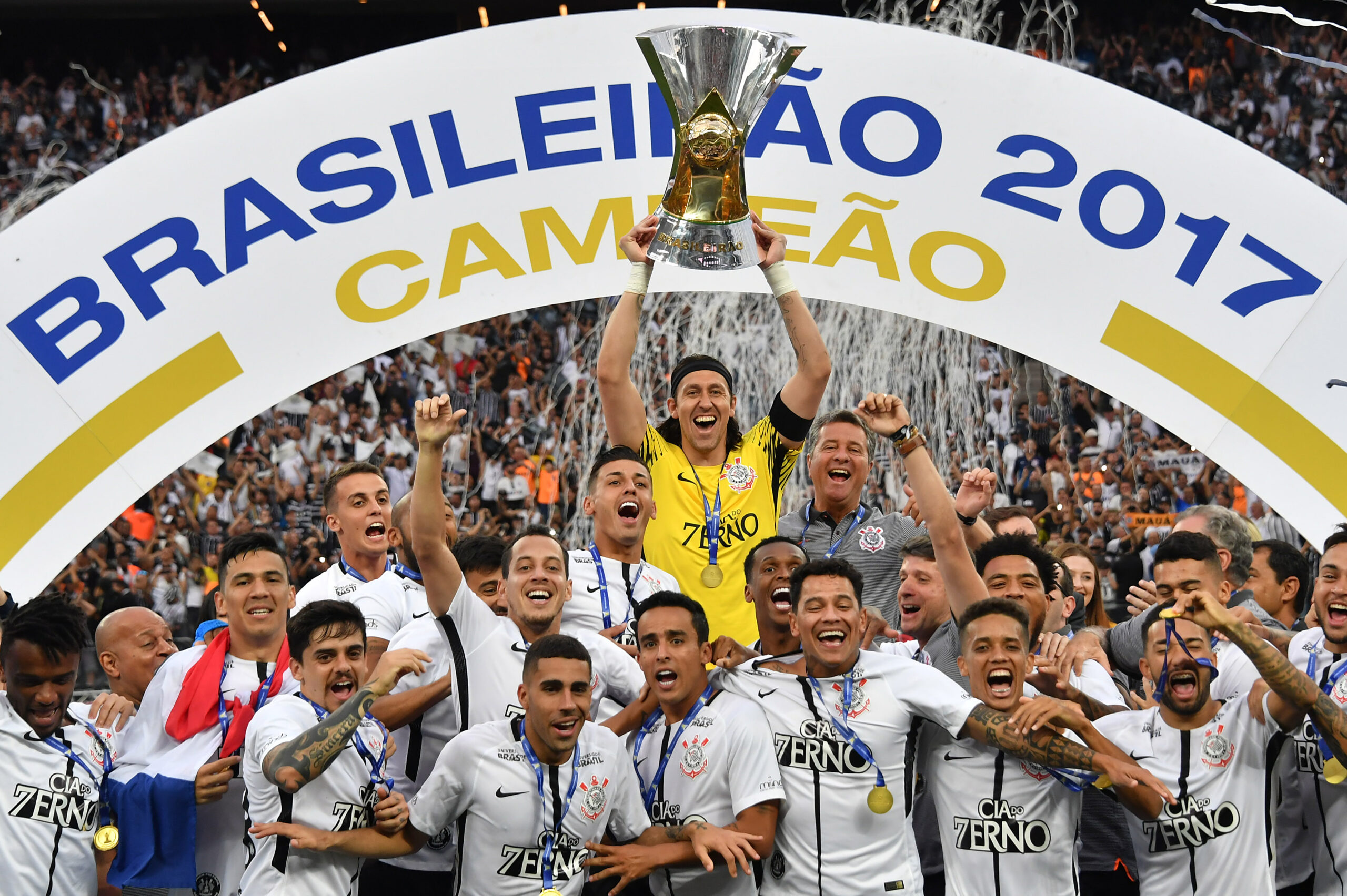 Enquanto Brasileirão começa, acaba o melhor campeonato do planeta