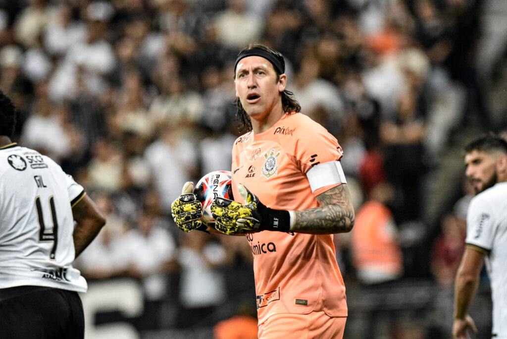 Goleiro Cássio se aproxima ainda mais de Ronaldo como maior pegador de  pênaltis da história do Corinthians - Central do Timão - Notícias do  Corinthians