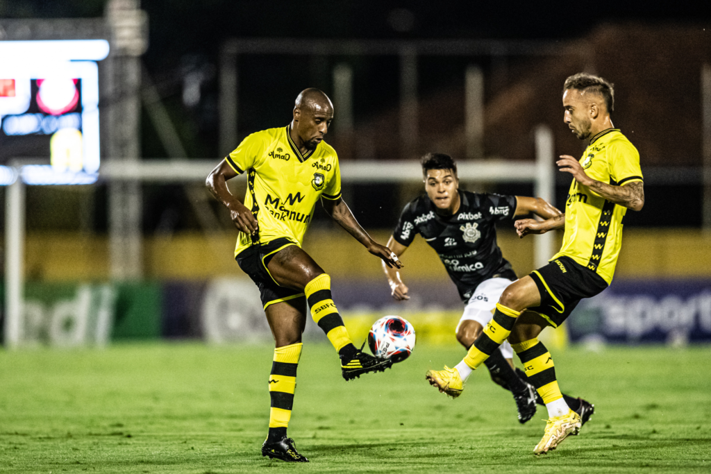 Poupado, Emerson Sheik assiste a clássico entre Corinthians e Palmeiras com  os filhos e o sócio - Esporte - Extra Online