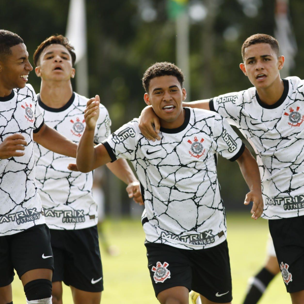 Rivais provocam após eliminação do Corinthians na Copa do Brasil