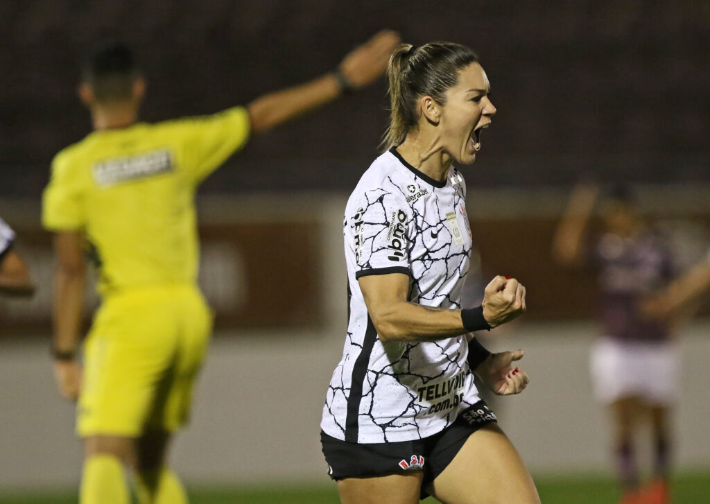 Palmeiras vence Ferroviária e lidera Brasileirão Feminino