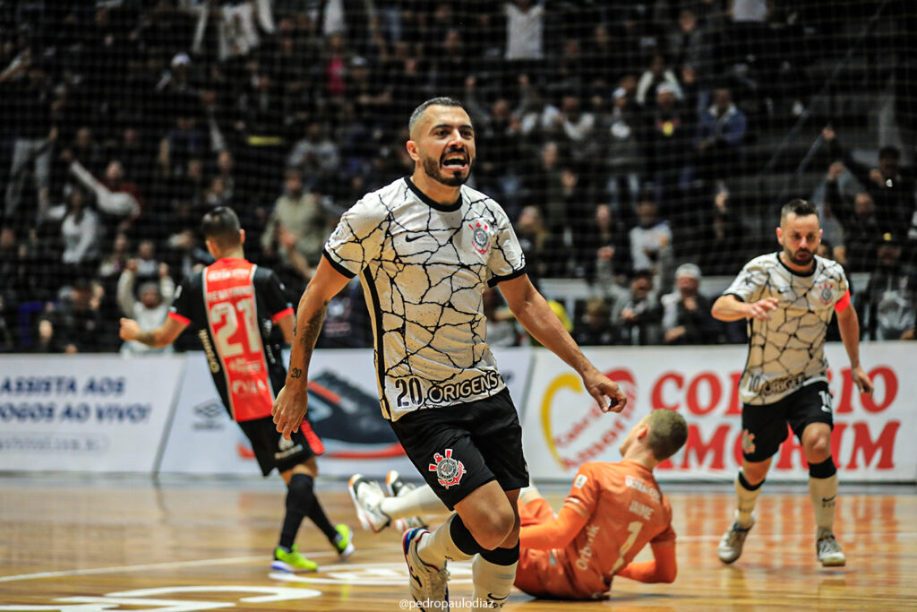 Corinthians traz de volta o melhor jogador da LIGA FUTSAL. - Nova